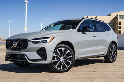 New 2025 Volvo XC60 B5 Plus w/ Protection Package Premier