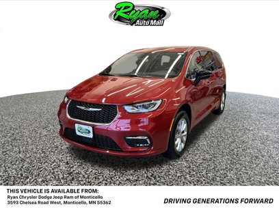 New 2025 Chrysler Pacifica Select