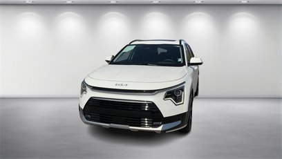 Certified 2024 Kia Niro EX Touring