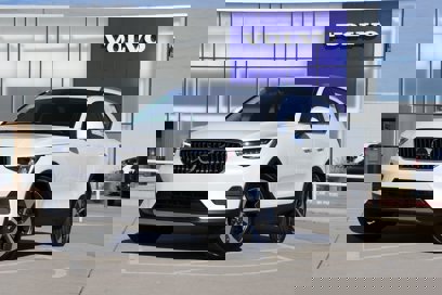 New 2025 Volvo XC40 B5 Core w/ Protection Package Premier
