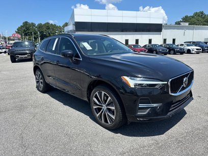 Used 2022 Volvo XC60 B5 Momentum w/ Advanced Package