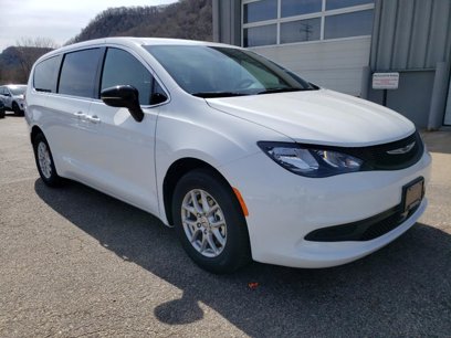 New 2025 Chrysler Voyager LX