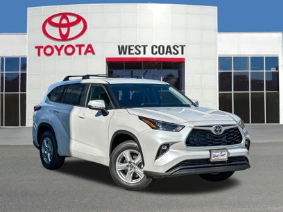 New 2025 Toyota Highlander LE