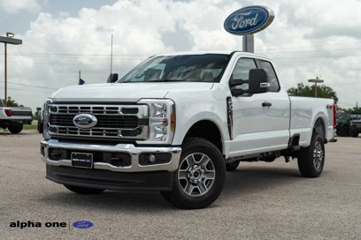 New 2025 Ford F350 XLT w/ FX4 Off-Road Package