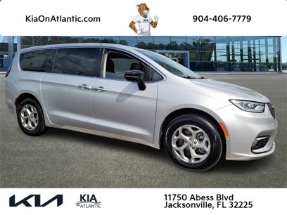 Used 2024 Chrysler Pacifica Limited w/ Trailer Tow Group