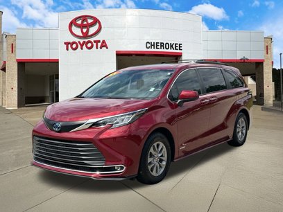 Used 2021 Toyota Sienna XLE