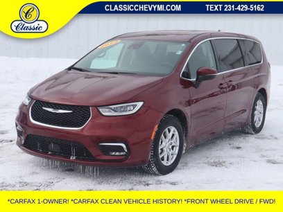 Used 2023 Chrysler Pacifica Touring-L