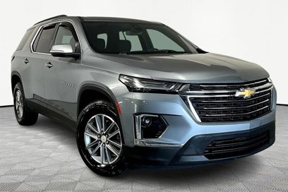 Used 2023 Chevrolet Traverse LT