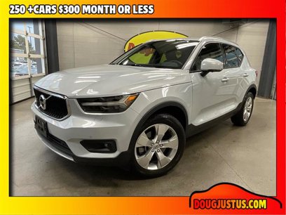 Used 2021 Volvo XC40 T5 Momentum
