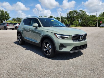 New 2025 Volvo XC40 B5 Core