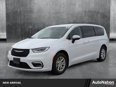 Used 2023 Chrysler Pacifica Touring-L