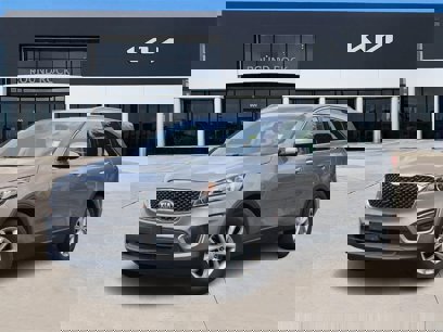 Used 2017 Kia Sorento LX w/ LX Convenience Package