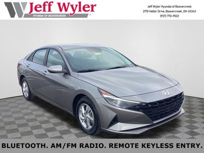 Used 2022 Hyundai Elantra SE w/ Preferred Accessory Package