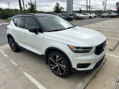 Used 2021 Volvo XC40 T5 R-Design