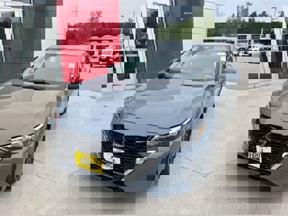 New 2025 Nissan Sentra SV w/ Trunk Package