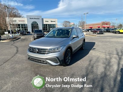 Used 2022 Volkswagen Tiguan SE w/ Panoramic Sunroof Package