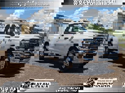 New 2025 RAM 3500 Tradesman w/ Chrome Appearance Group