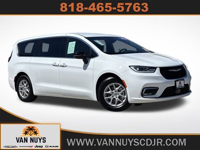 Used 2024 Chrysler Pacifica Touring