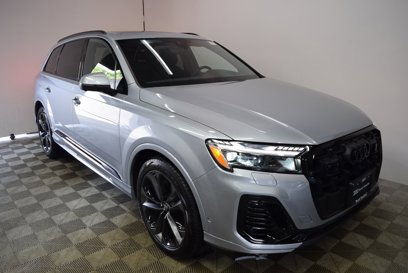 New 2025 Audi Q7 3.0T Prestige
