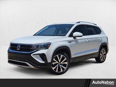 Used 2022 Volkswagen Taos SE w/ Panoramic Sunroof Package