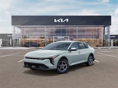 New 2025 Kia K4 LXS