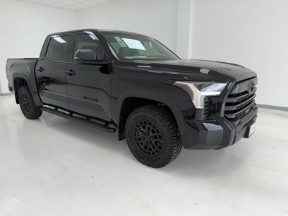 New 2025 Toyota Tundra SR5 w/ SR5 Premium Package