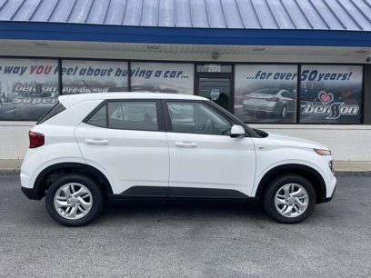 New 2025 Hyundai Venue SE
