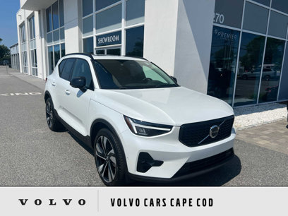 Used 2025 Volvo XC40 B5 Plus