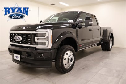New 2025 Ford F450 Platinum w/ FX4 Off-Road Package