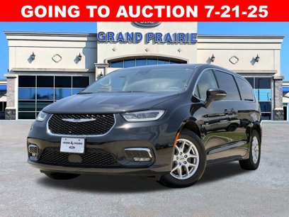 Used 2023 Chrysler Pacifica Touring-L