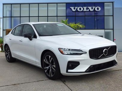 New 2025 Volvo S60 B5 Core w/ Protection Package Premier