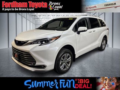 Certified 2022 Toyota Sienna Platinum