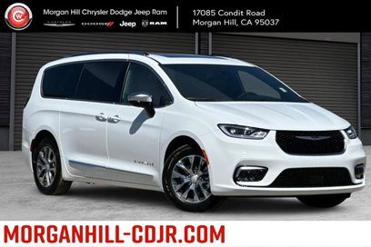 New 2025 Chrysler Pacifica Pinnacle