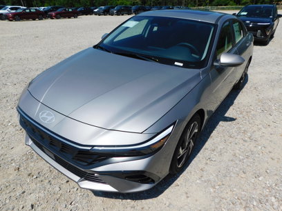 New 2025 Hyundai Elantra SEL