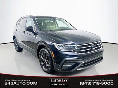 Used 2022 Volkswagen Tiguan SE w/ Panoramic Sunroof Package