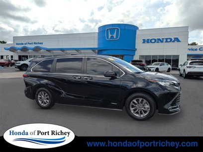 Used 2021 Toyota Sienna XLE