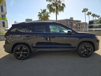 New 2025 Volkswagen Taos SE