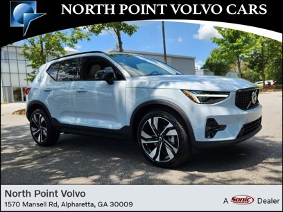 New 2025 Volvo XC40 B5 Plus w/ Protection Package Premier