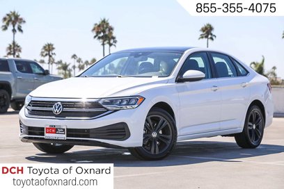 Used 2023 Volkswagen Jetta SE w/ Panoramic Sunroof Package