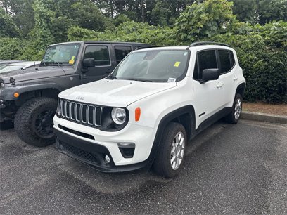 Used 2023 Jeep Renegade Latitude w/ Sun & Fun Group
