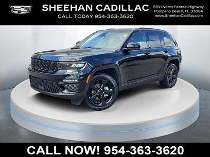 Used 2023 Jeep Grand Cherokee Limited w/ Black Appearance Package