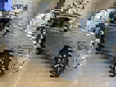 New 2025 Volvo XC90 B5 Core w/ Climate Package
