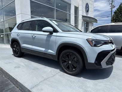 New 2025 Volkswagen Taos SE