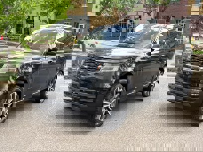 New 2025 Land Rover Range Rover SE