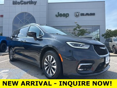Used 2021 Chrysler Pacifica Touring-L