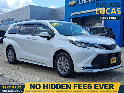 Used 2022 Toyota Sienna XLE