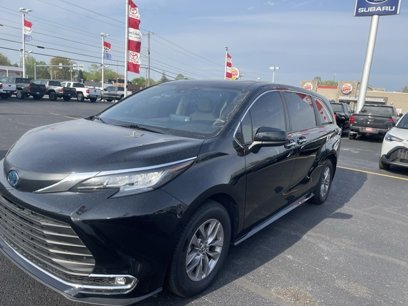 Used 2022 Toyota Sienna XLE