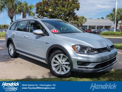 Used 2017 Volkswagen Golf SE
