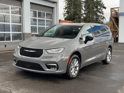 New 2025 Chrysler Pacifica Select