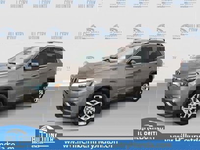 Used 2019 Jeep Cherokee Latitude w/ Popular Appearance Group